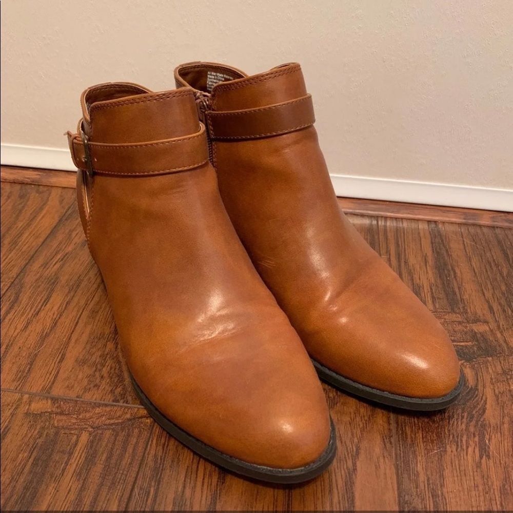 Leather dress boots